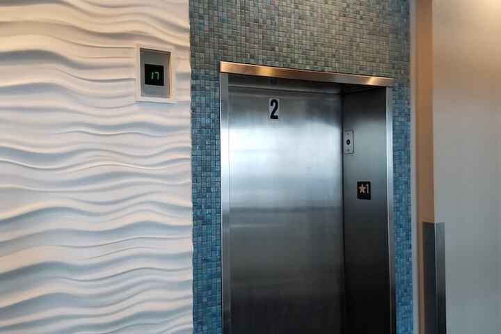 Hotel 4 of 190