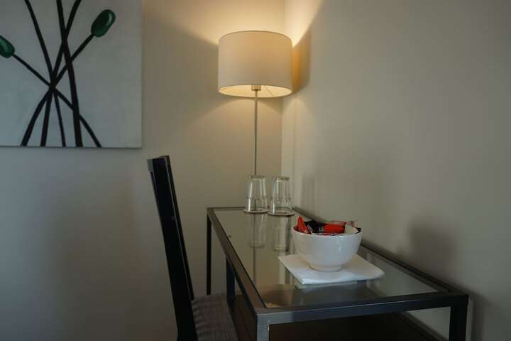 Room 4 of 16