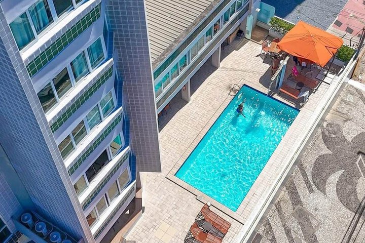Hotel Pool