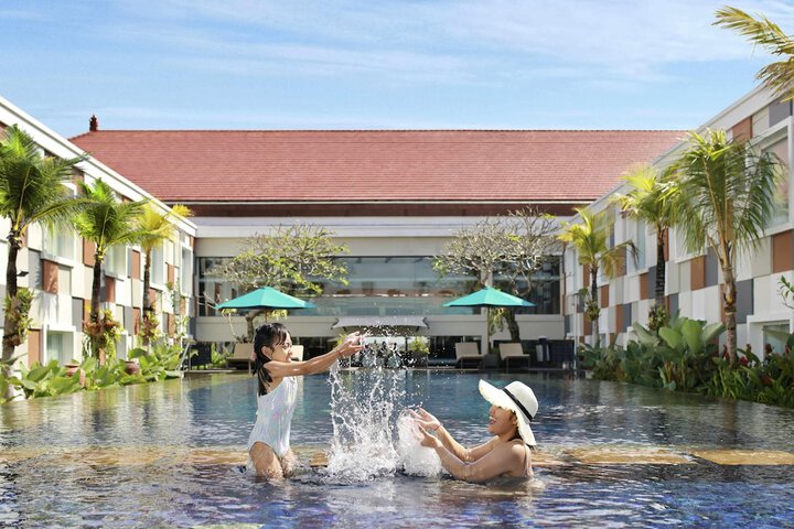 Pools & Facilities