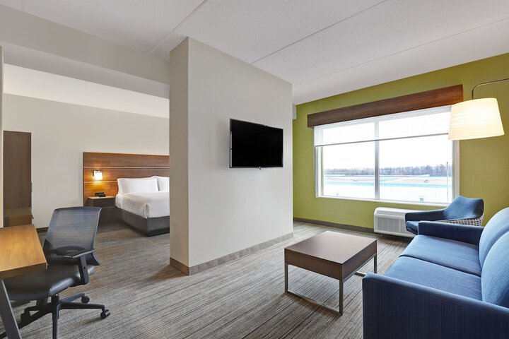Standard | King Bed (3 of 19)