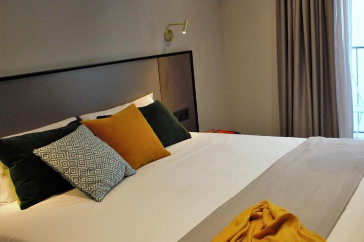 Room 10 of 49