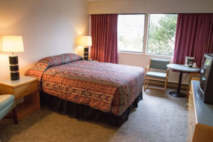 Room 3 of 7