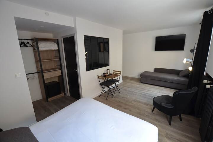 Room 5 of 64