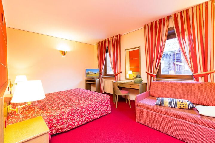 Room 10 of 20