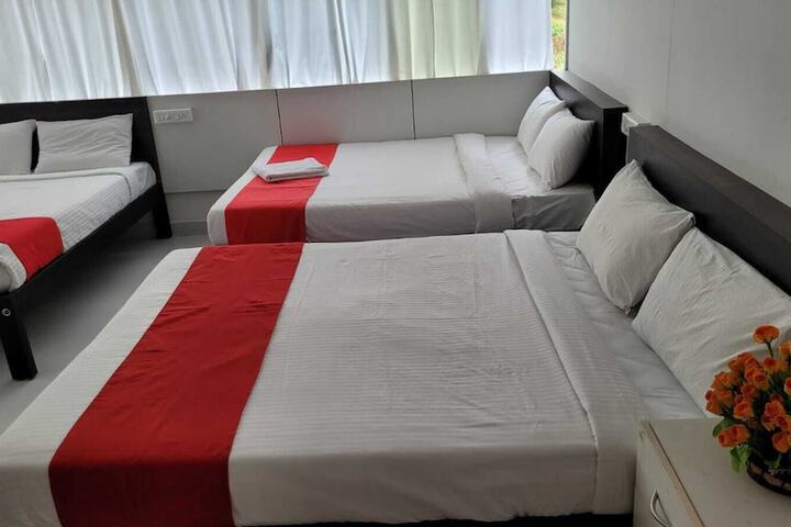 Room 5 of 15