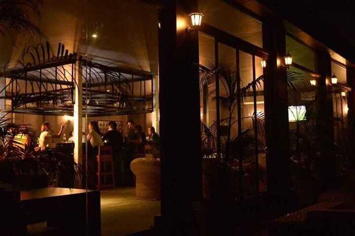 Dining 20 of 23