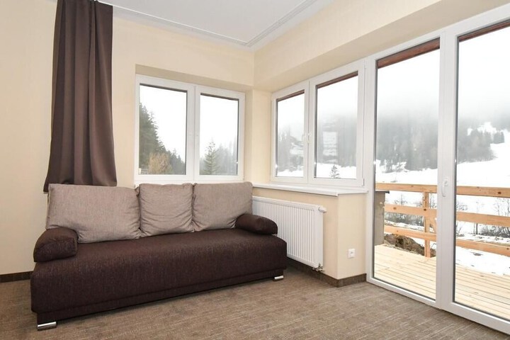 Room 4 of 14
