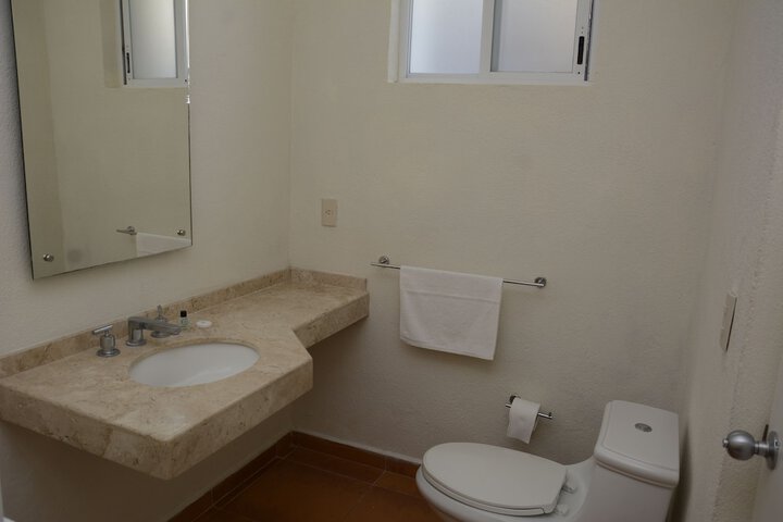 Room 6 of 48