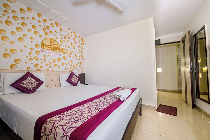 Room 11 of 13