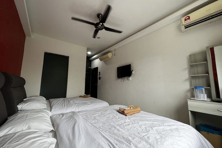 Room 5 of 15