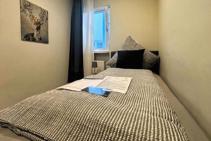 Room 3 of 60