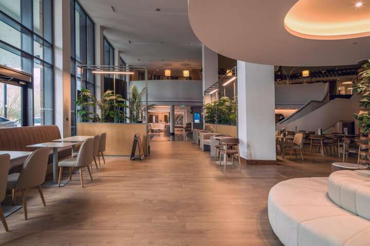 Entrance & Lobby
