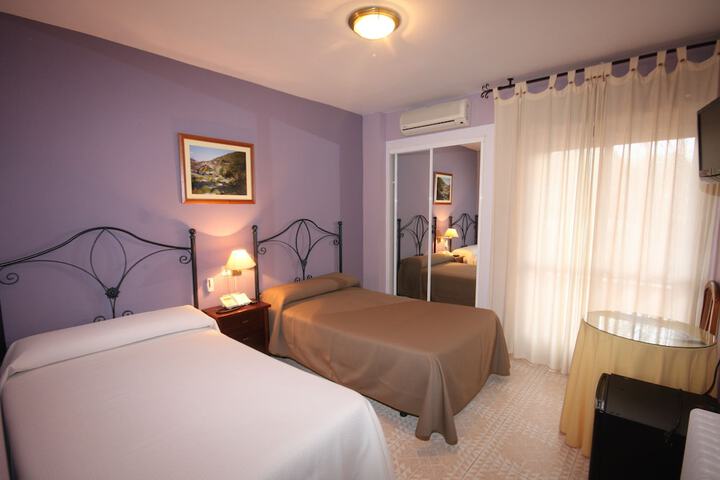 Room 4 of 36