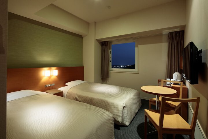 Room 15 of 46