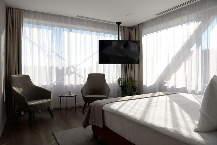 Room 9 of 49