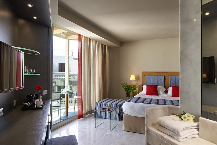Room 36 of 74
