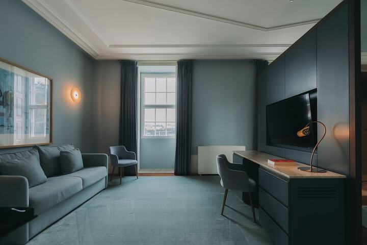 Room 26 of 147