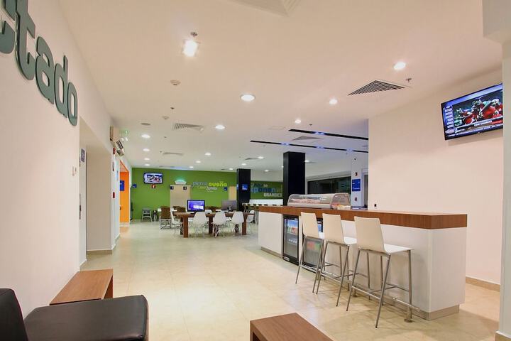 Entrance & Lobby