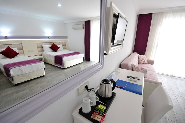 Room 7 of 42