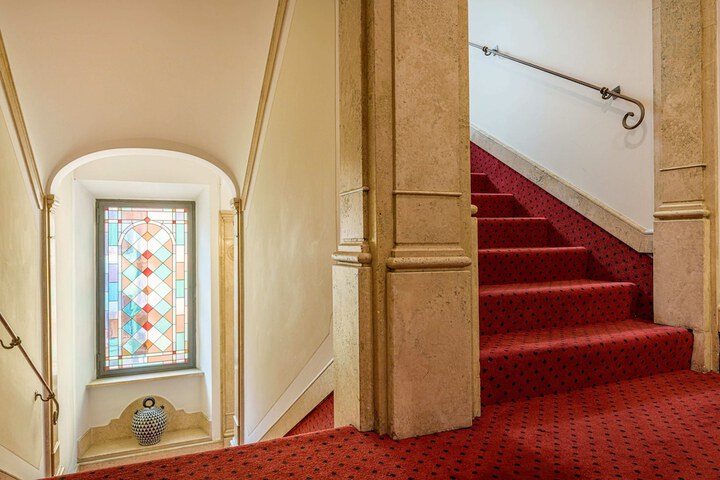 Ballroom/Hall 56 of 76