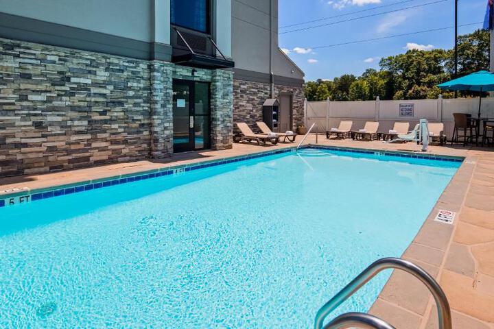 Pool 4 of 18
