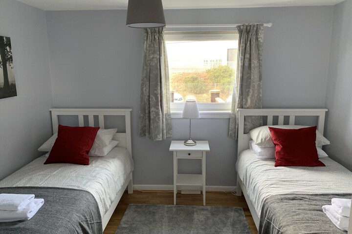 Room 9 of 33