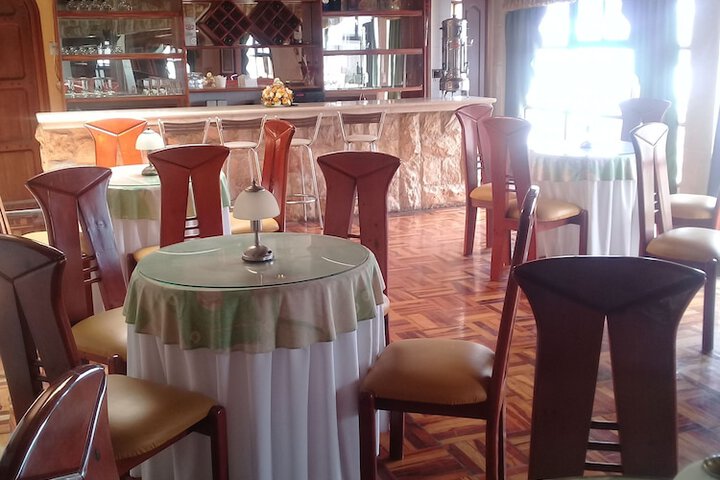 Lounge 72 of 86