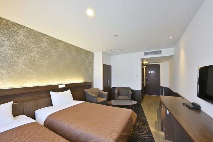 Room 15 of 49