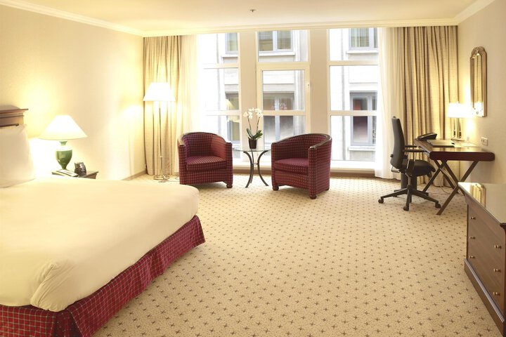 Room 47 of 122