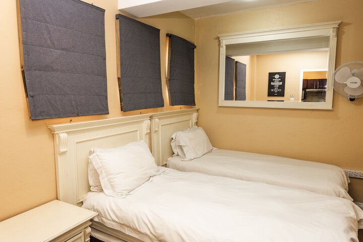 Room 43 of 131