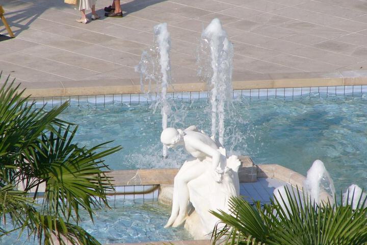 Pools & Facilities
