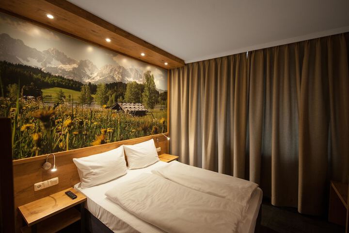 Room 5 of 42