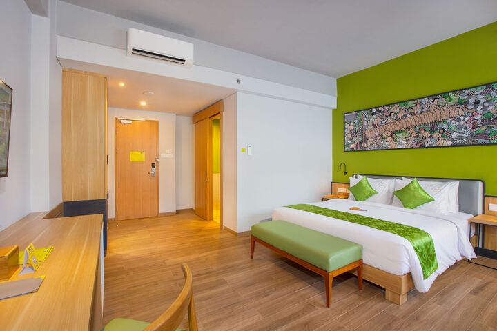 Room 4 of 25