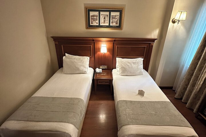 Room 13 of 72