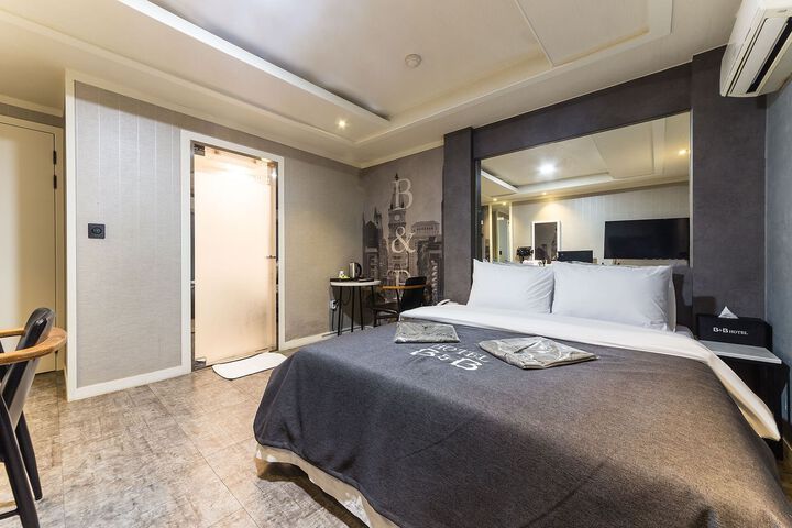 Room 41 of 57