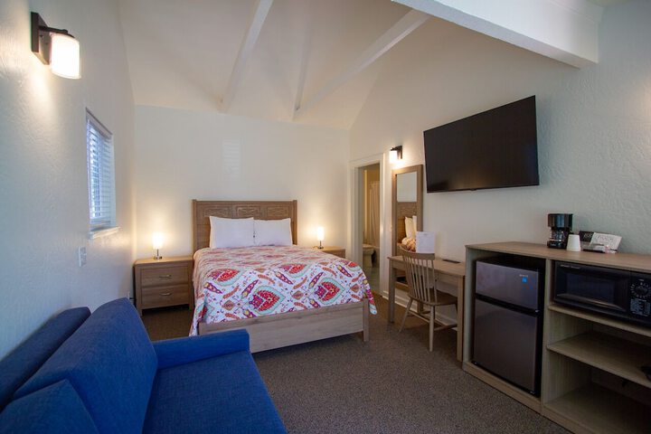Room 12 of 25
