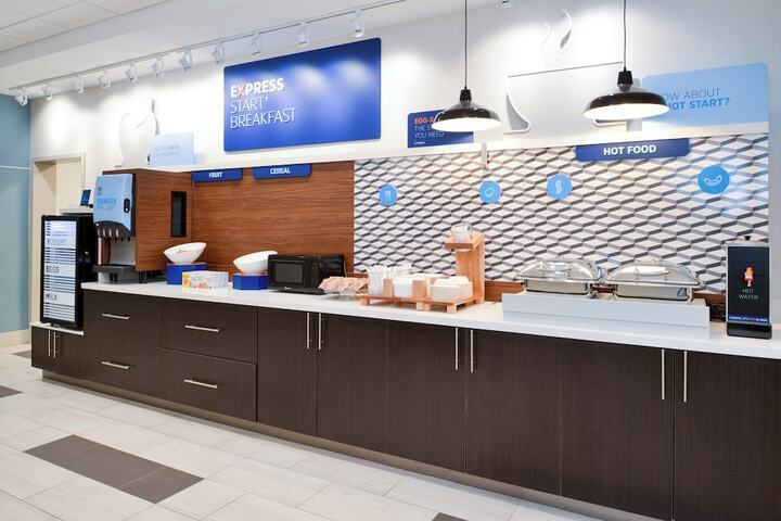 Breakfast/Coffee Service 40 of 59