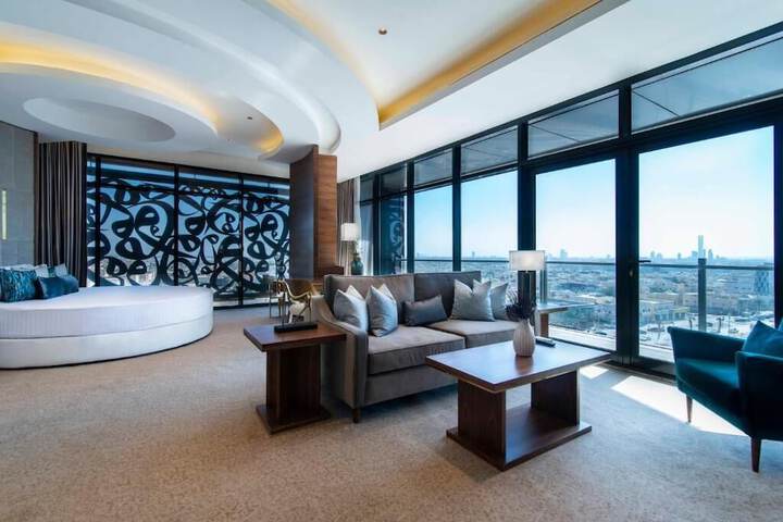 Room 10 of 25