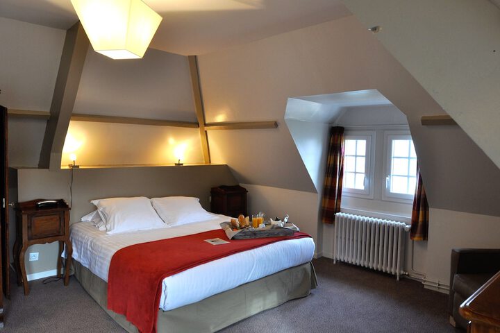 Room 3 of 68