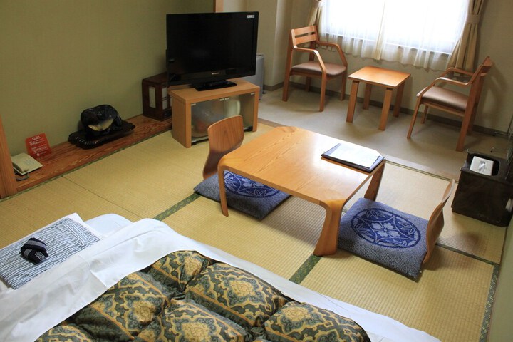 Room 6 of 26