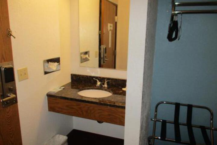 Room 30 of 46