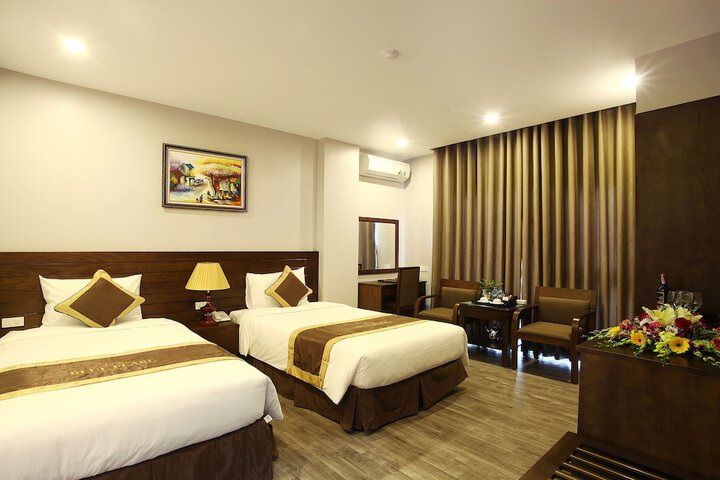Room 12 of 34