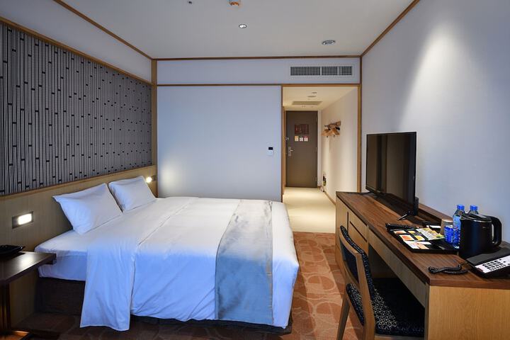 Room 15 of 73
