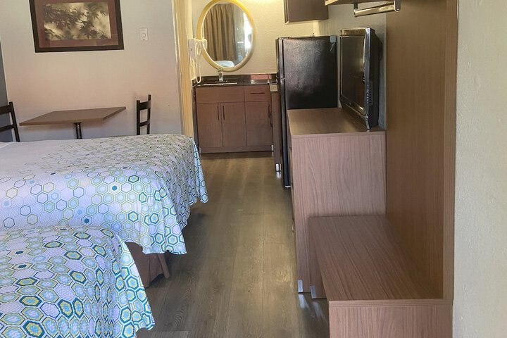 Room 8 of 20