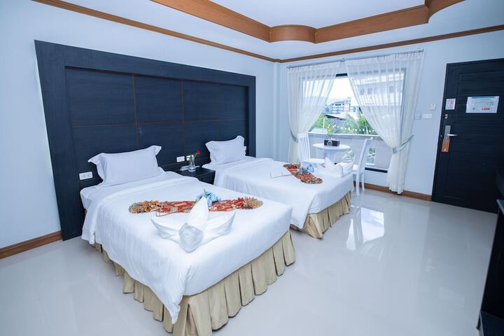 Room 27 of 126