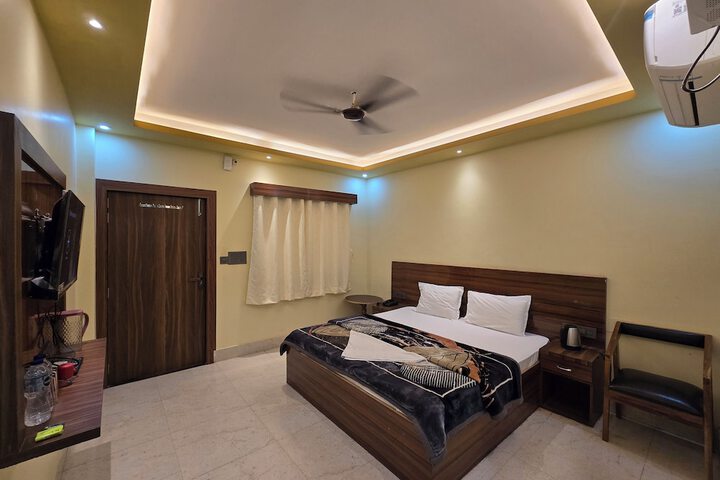 Room 6 of 31