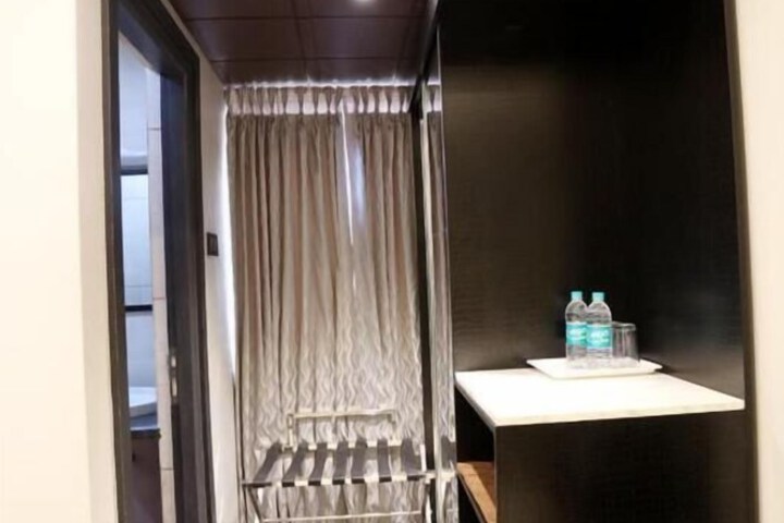 Room 18 of 25