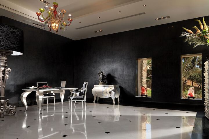 Guest Lobby