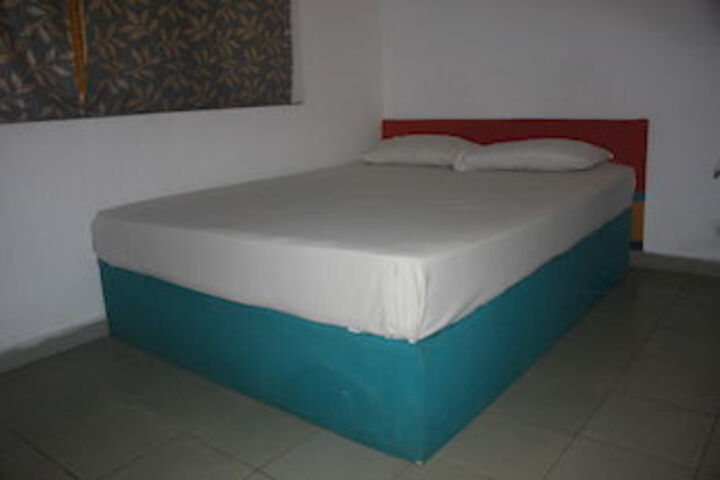 Room 8 of 27